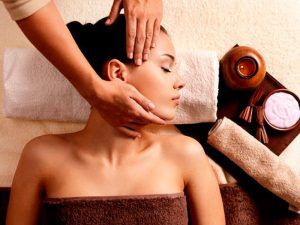 Cómo aplicar el masaje facial japonés